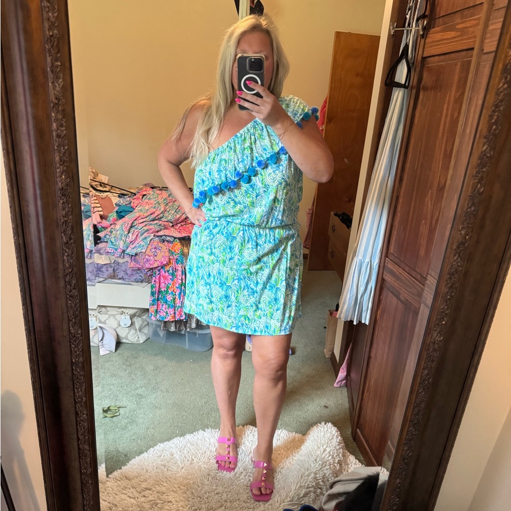 Good used condition LILLY Pulitzer romper size XL